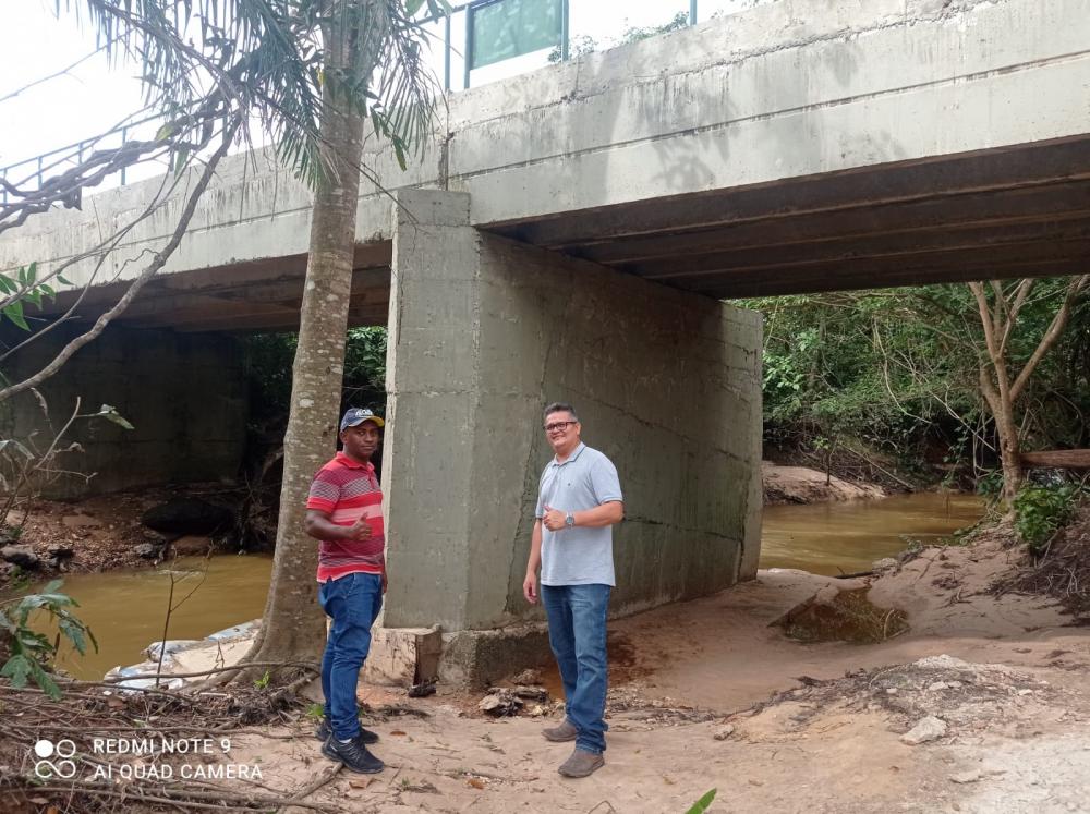 Vereador Florisvaldo Silva comemora reforma de ponte da Laginha que liga aos Povoados Peso Duro e Buriti em São Miguel do Tocantins