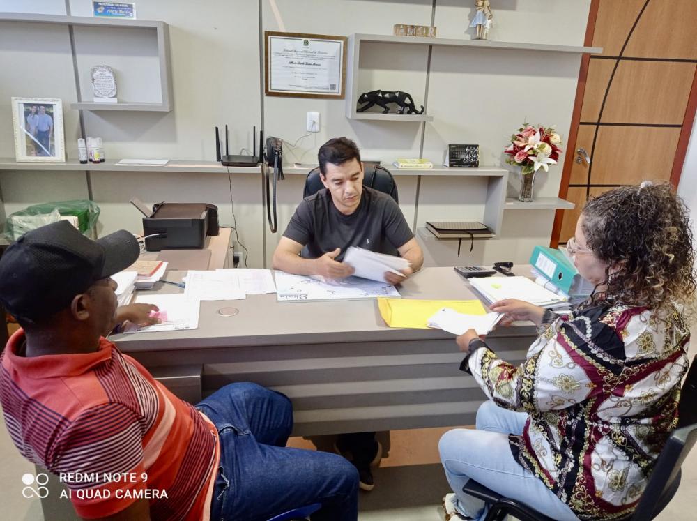 Em audiência com o Prefeito Alberto Moreira, vereador Florisvaldo Silva propõe ajuda de custa de 50% para os trabalhares que necessita da travessia do Rio Tocantins