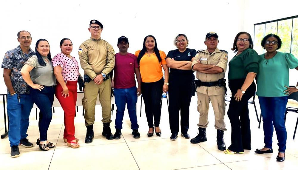 Vereador Florisvaldo Silva participa de reunião afim de buscar soluções referente a segurança das escolas e creches de São Miguel do Tocantins