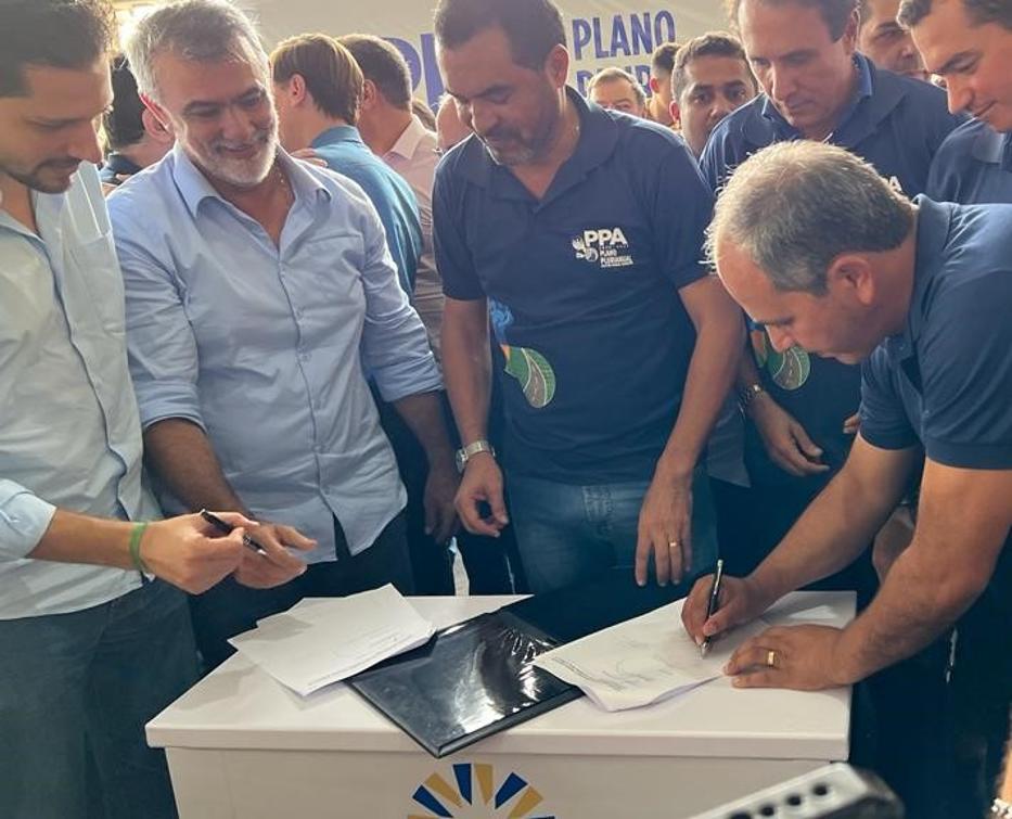 Após pedido de Wiston Gomes, governador garante recursos para retomada das obras TO-010