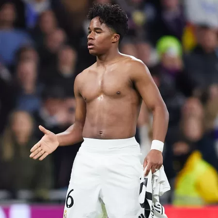 Endrick vira herói do Real após quase vexame com direito a gol de calcanhar