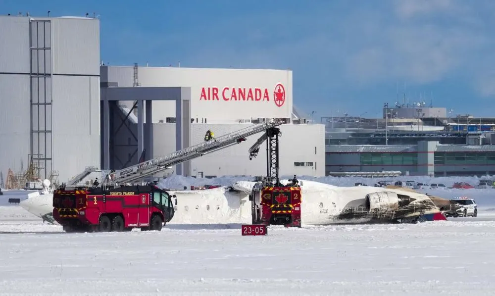Avião da Delta Airlines sofre acidente ao pousar no Canadá