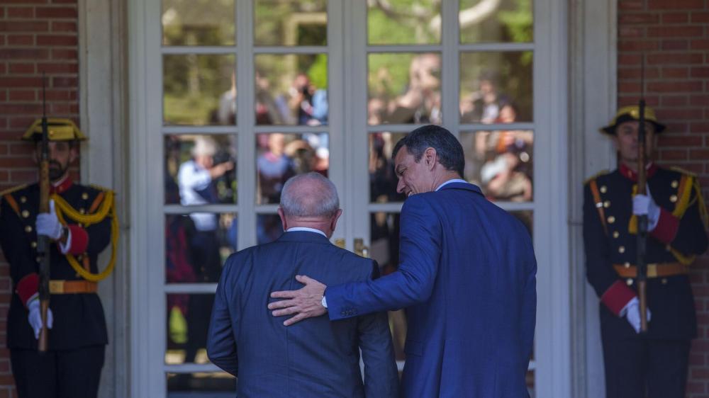 Lula pretende colocar Brasil 'no centro da política mundial', dizem analistas