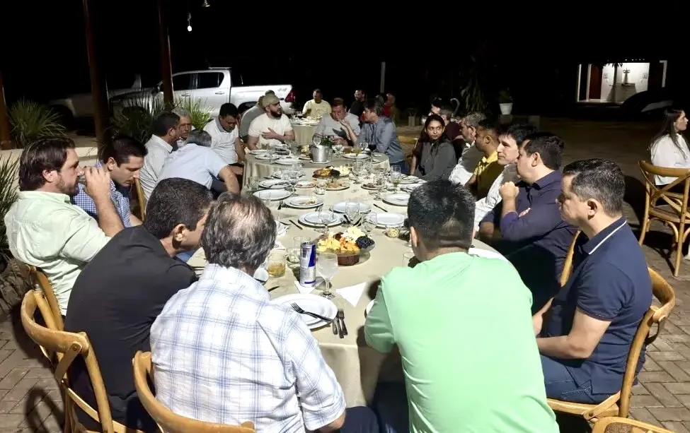 Amélio Cayres Fortalece Apoios e Se Destaca para 2026