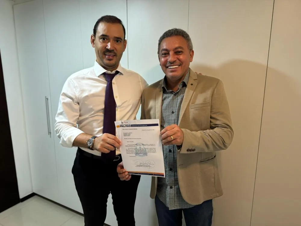 Marilon Barbosa entrega pedido de emenda para construção da sede da Câmara de Palmas ao deputado Vicentinho Junior e a senadora Dorinha