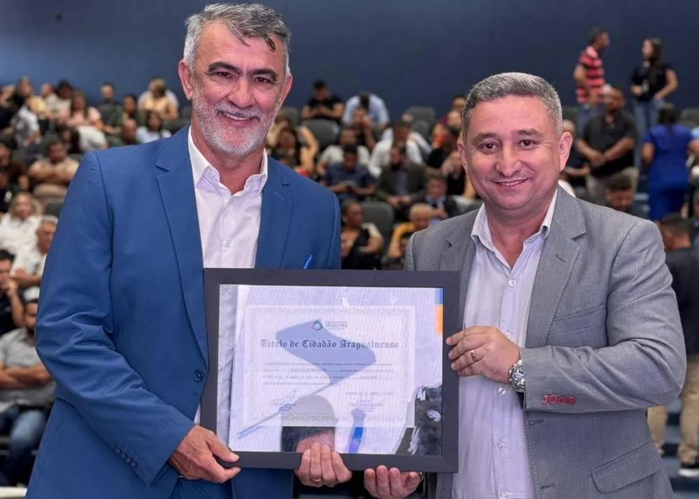 Amélio Cayres é Homenageado como Cidadão Araguainense em Evento de Vereadores