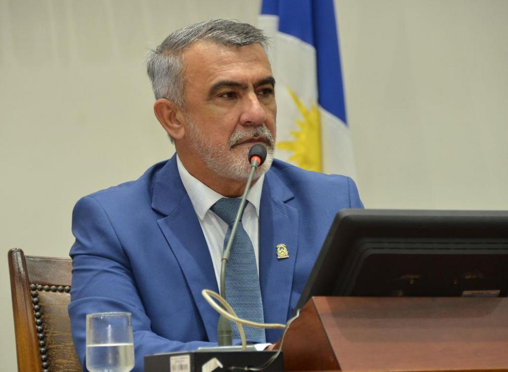 Amélio Cayres requer expansão do Núcleo Acolher para o Bico do Papagaio