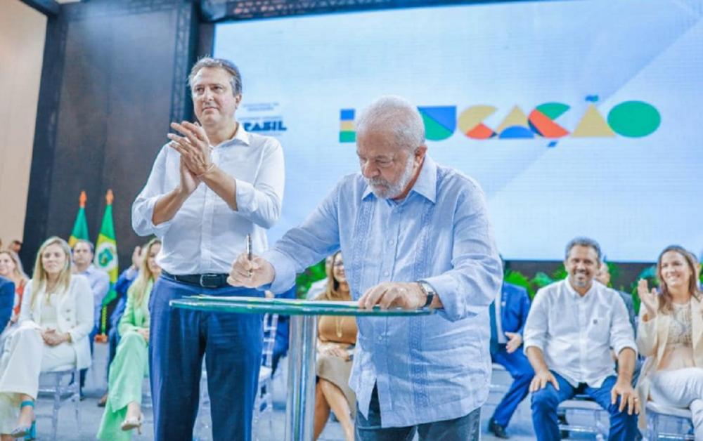 Lula anuncia programa para aumentar em mais de 1 milhão o número de estudantes em tempo integral