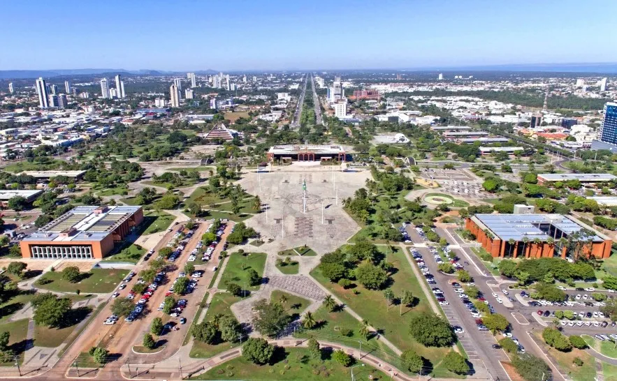 Eduardo sanciona Lei de autoria do vereador Marilon Barbosa, que proíbe o uso de verbas públicas em eventos que façam apologia ao crime, à violência e ao uso de drogas