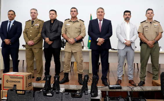 Governador em exercício, Laurez Moreira, entrega viaturas e equipamentos para Polícia Militar 
