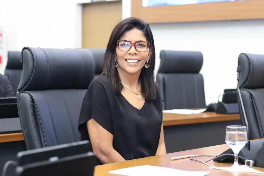 Delma Freitas solicita melhores condições para usuários do transporte coletivo público