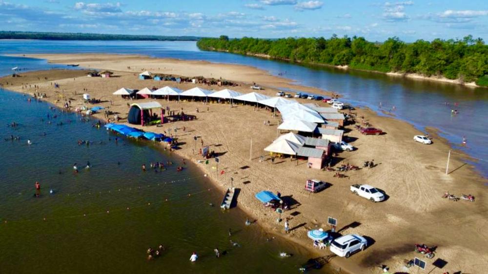 Deputado Amélio destina R$ 700 mil em emendas para temporada de praias e cultura em oito municípios