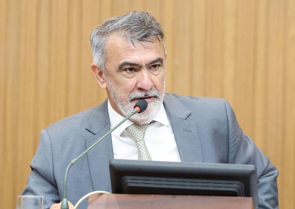 Aprovado PL de Amélio Cayres que institui Política Estadual de Cultura da Leitura e da Escrita