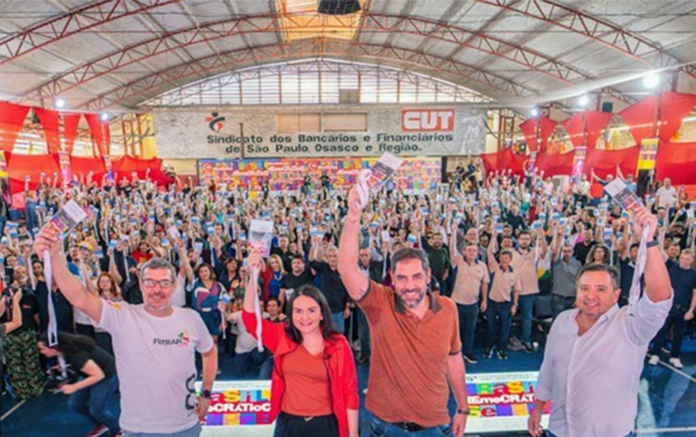 Bancários encerram conferência com apoio a reforma tributária e regulação em plataformas