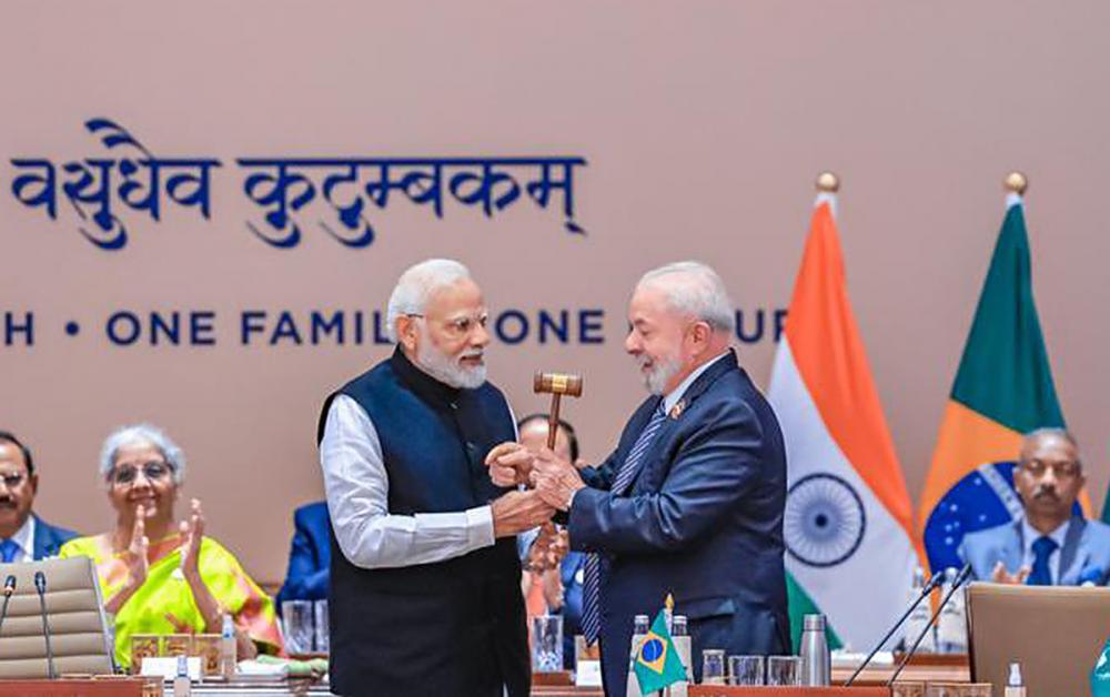 Lula assume presidência do G20 e propõe força-tarefa contra fome