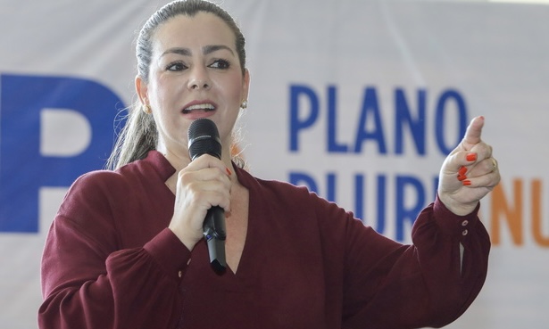 Prefeita Cinthia Ribeiro e governador Wanderlei Barbosa acompanham plenária e apontam prioridades para Palmas