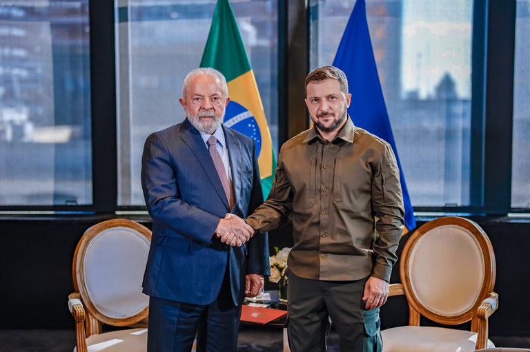 Lula e Zelensky conversam sobre paz em Nova York