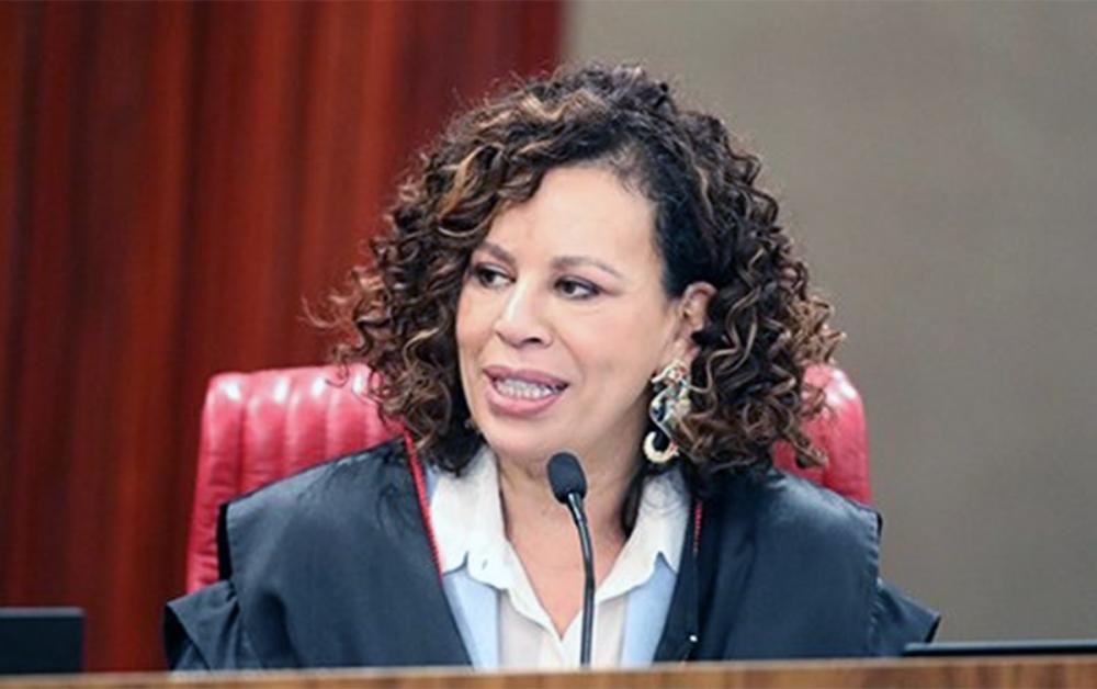 Primeira ministra negra do TSE participa de sessão: ‘Luta histórica para superar herança estrutural de desigualdade’