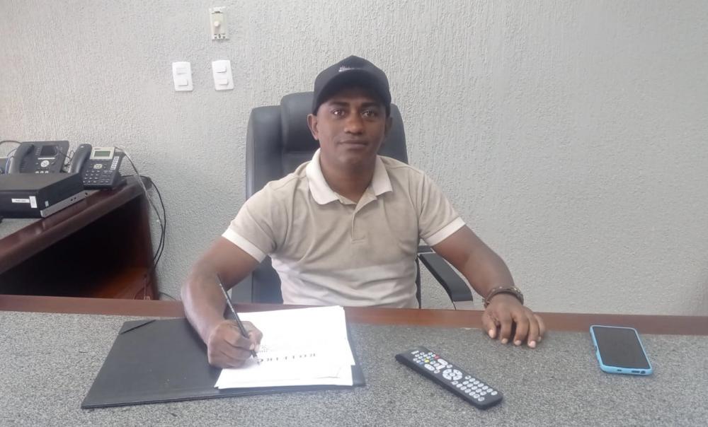 Vereador Florisvaldo Apresenta Requerimentos Cruciais para o Futuro da População de São Miguel: Em destaque o PCCDV (plano de cargos, carreiras, desenvolvimento e vencimentos dos profissionais da saúde)