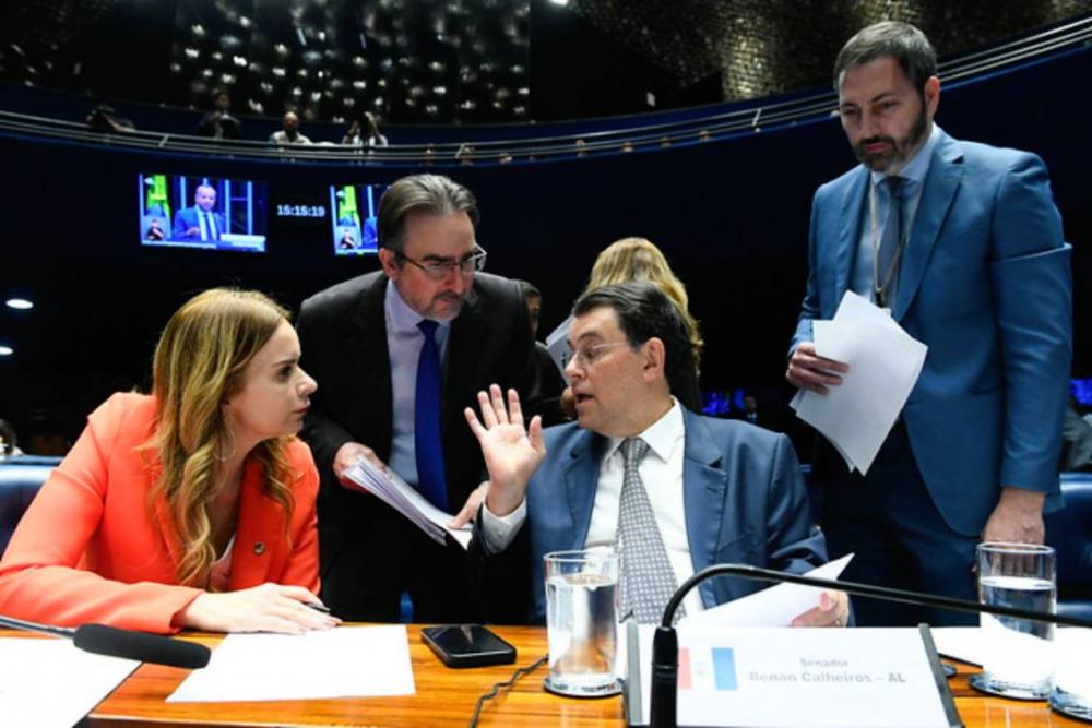 Projeto de reforma tributária passa nos dois turnos no plenário do Senado e volta para a Câmara