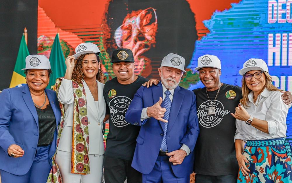 Lula assina pacote de medidas pela igualdade racial: ‘dívida histórica’