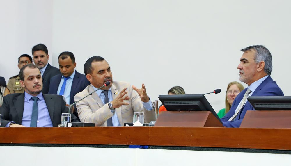 Em audiência pública na Assembleia, governador Wanderlei Barbosa propõe novos estudos para tarifação de água no Tocantins