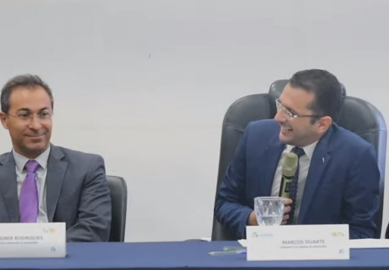 Presidente da Câmara sela 'parceria de lealdade' com Wagner e rechaça boatos de CPI ao abrir ano legislativo