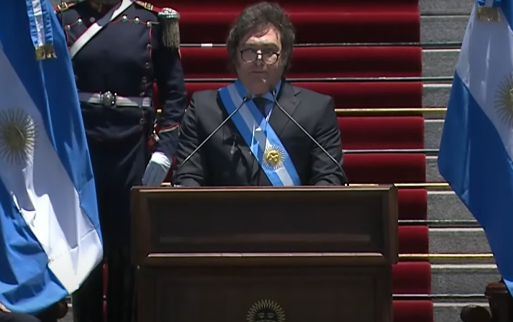 Milei toma posse na Argentina falando em ‘pior herança’ já recebida por um governo