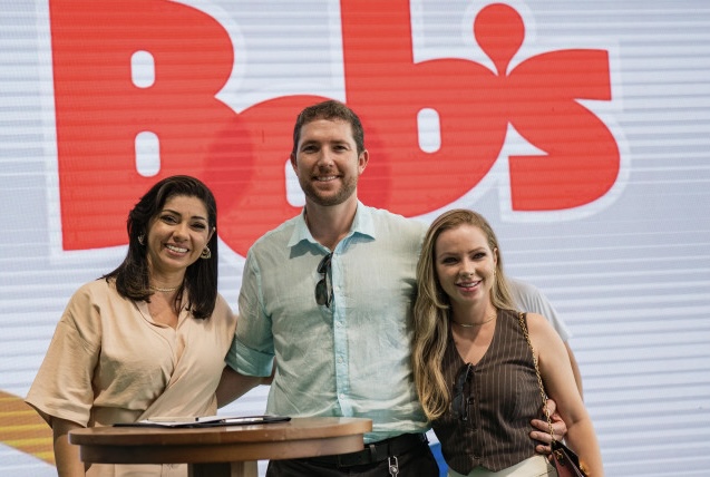 Casal de médicos aposta em franquia do Bob’s no shopping de Araguaína, a primeira da cidade