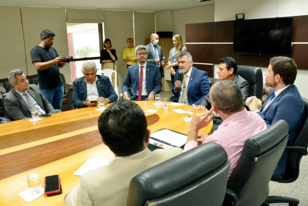 Deputados, representantes de Poderes e dos servidores discutem propostas para Reforma da Previdência